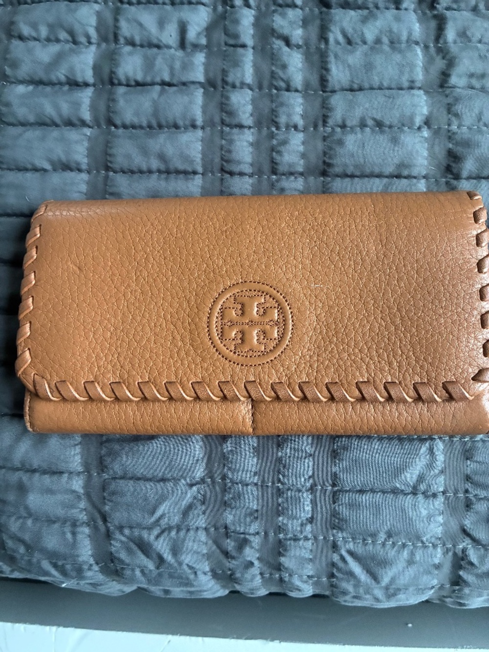 Tory Burch tan wallet